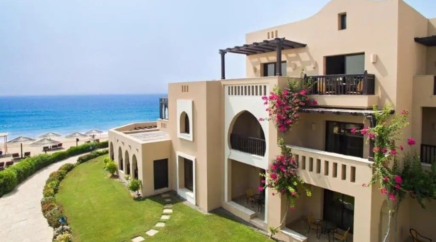 7 Nts 5* Fujairah Beachfront Villa-Style All-Inc Escape + Flight