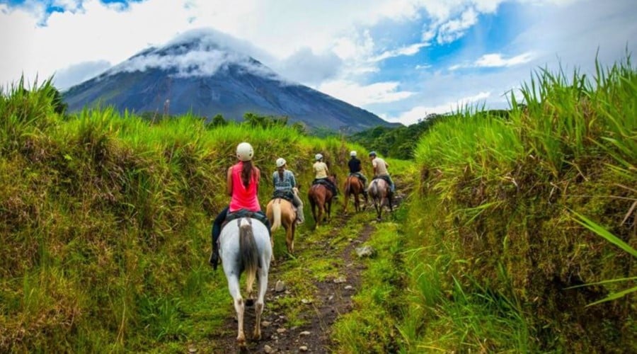 9 day Spirit Of Costa Rica with Transfers, Flights + Tours