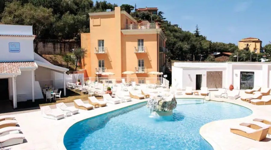 TUI BLUE in Sorrento, 4 Nights Stays with Dinner & Flights